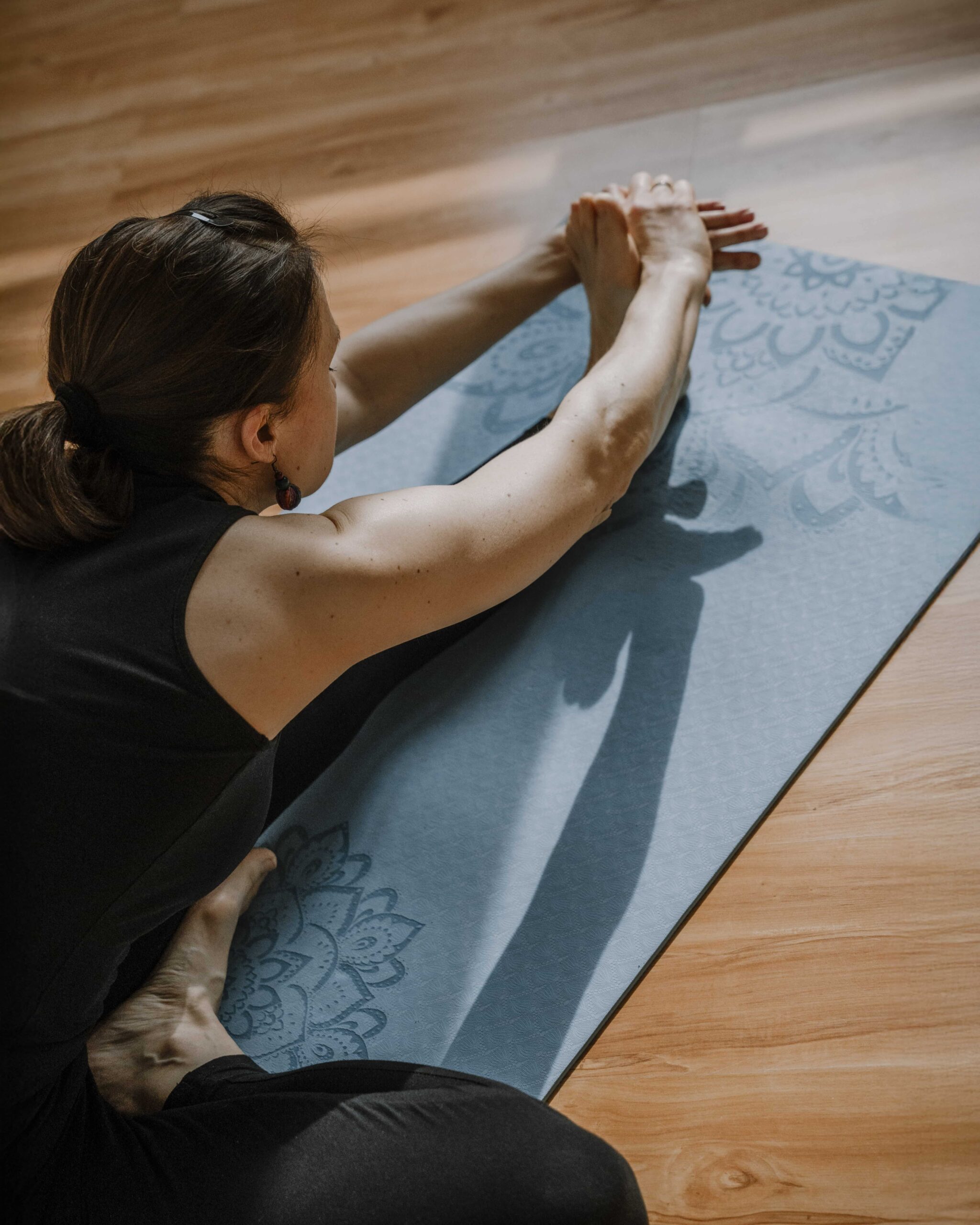 osoba wykonująca stretching